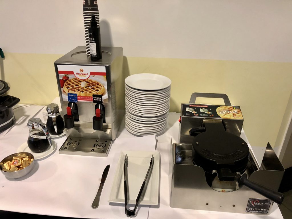 Aqua Hotel Mill Valley- Complimentary breakfast (Waffle maker)