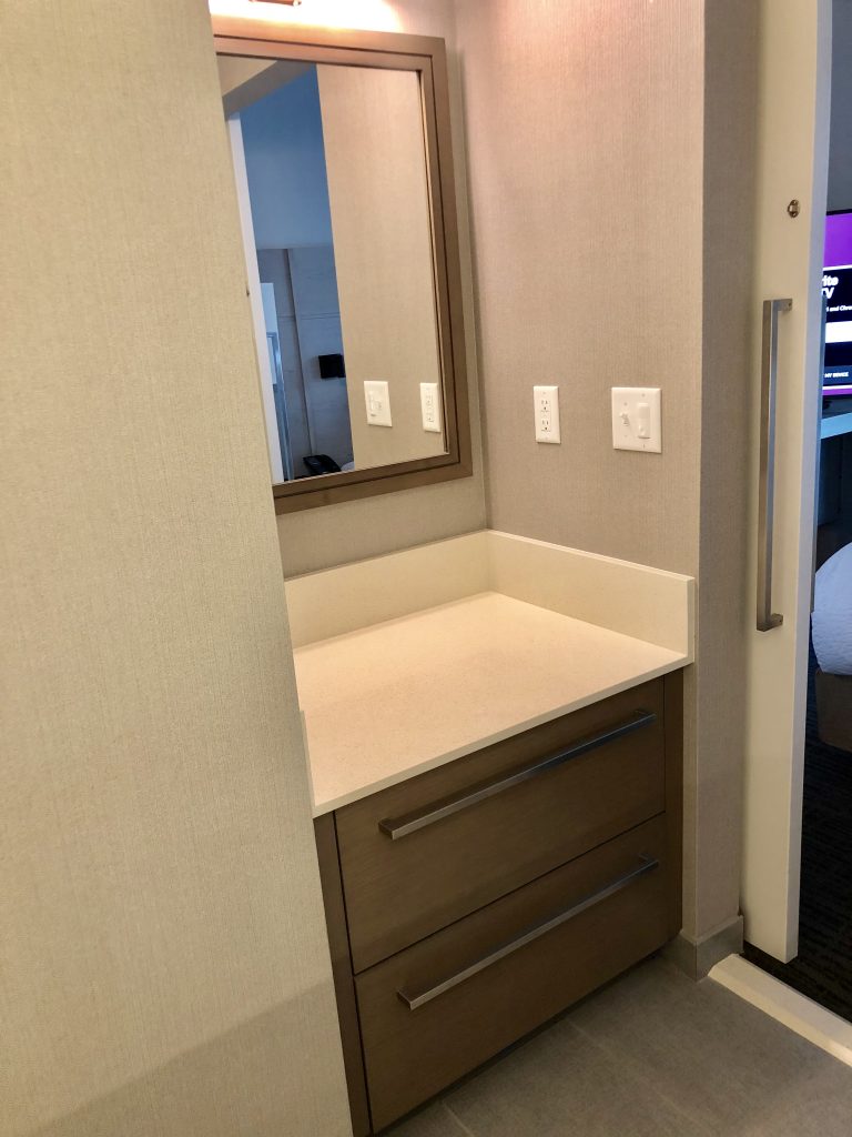 Hotel Trio- Additional mirror and space in bathroom